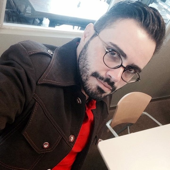 Meet your Posher, Carlos - Picture 7 of 7